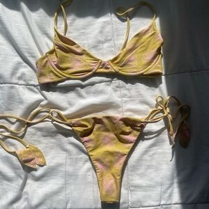 Benoa Honey Hibiscus Set
